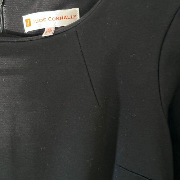 Jude Connally Sabine Jude Cloth Stretch Knit
Jewel Neck 3/4 Sleeve Shift Dress - Picture 4 of 9